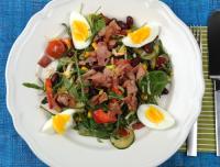Spontansallad med bacon och ägg